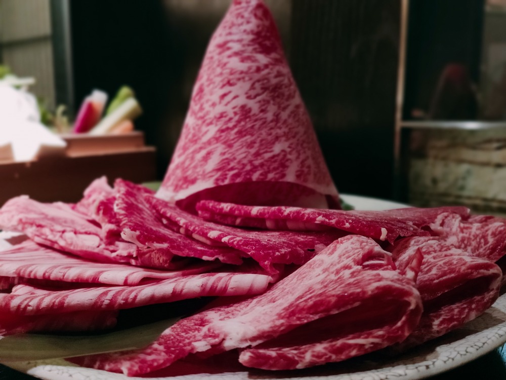 松阪牛と神戸牛どっちが高いか徹底比較